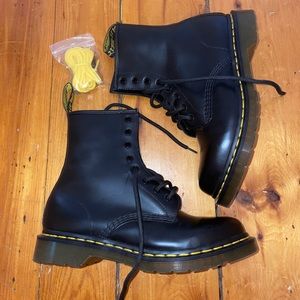 NEW Doc Martens smooth leather lace up boots